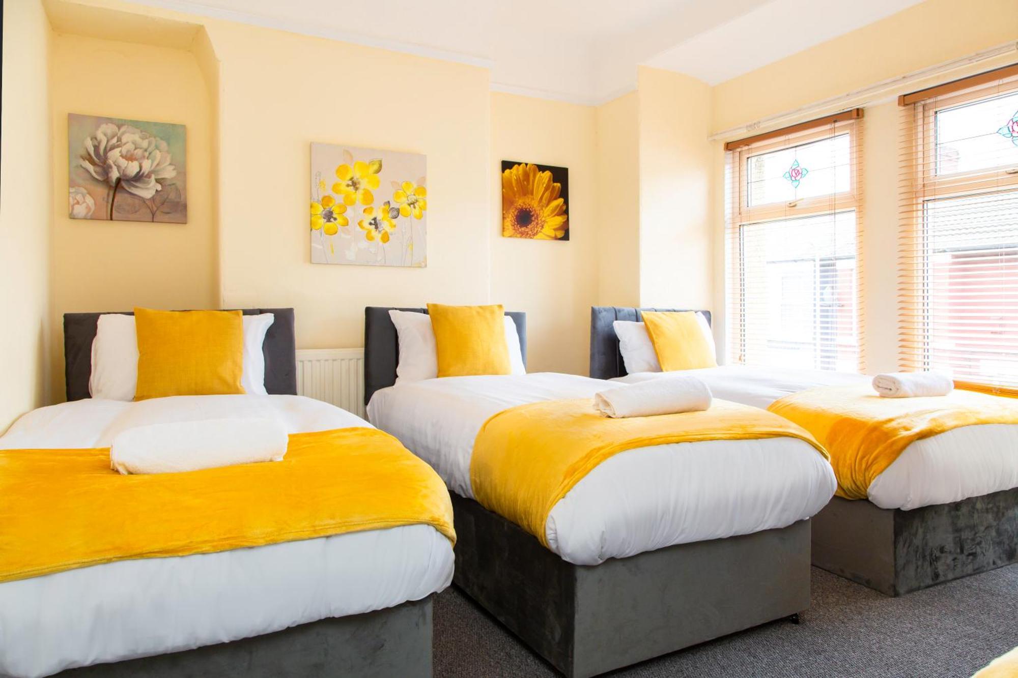 Newly Launched 3 Bedroom House With Free Parking Litherland Exterior foto