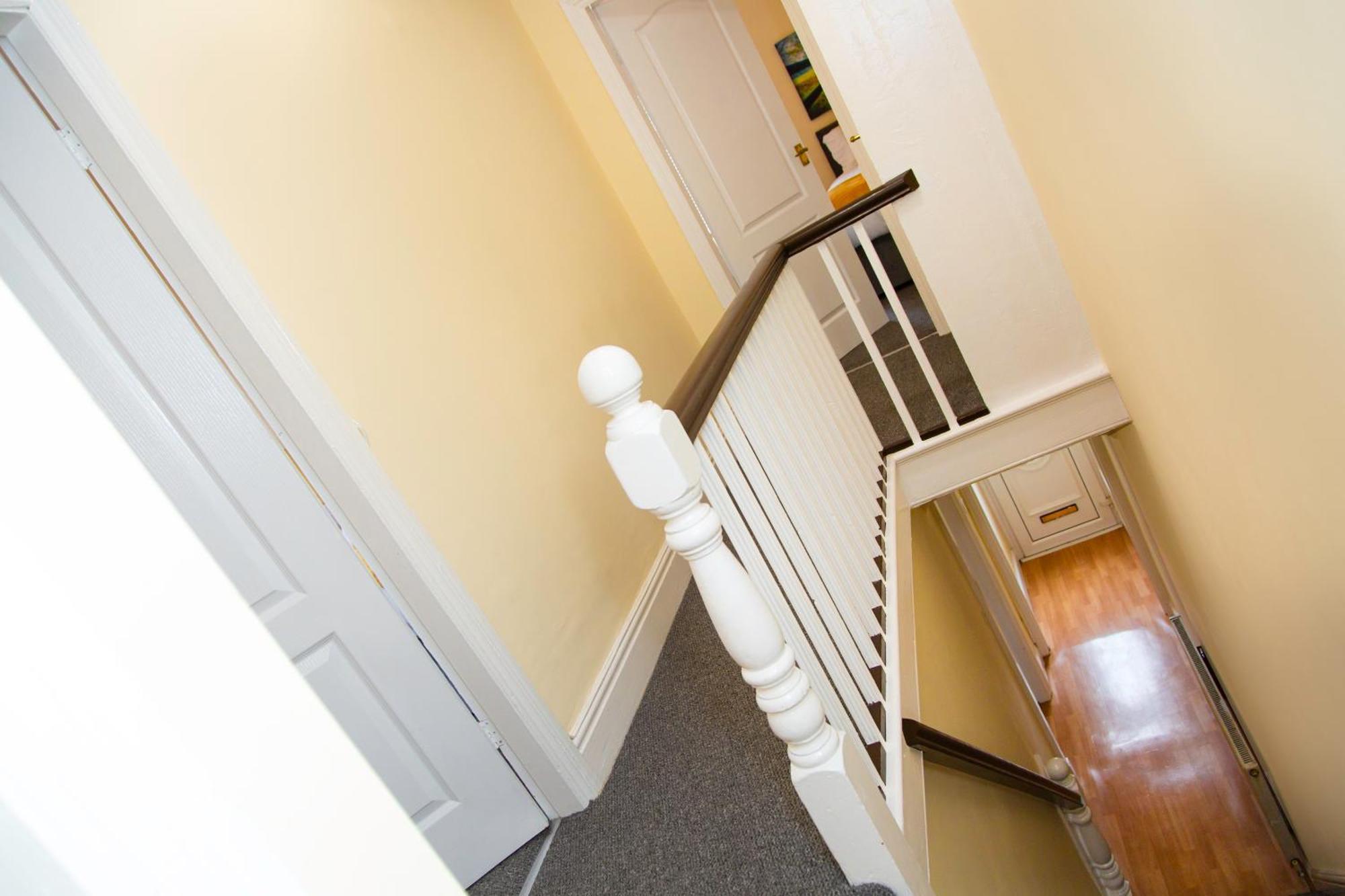 Newly Launched 3 Bedroom House With Free Parking Litherland Exterior foto