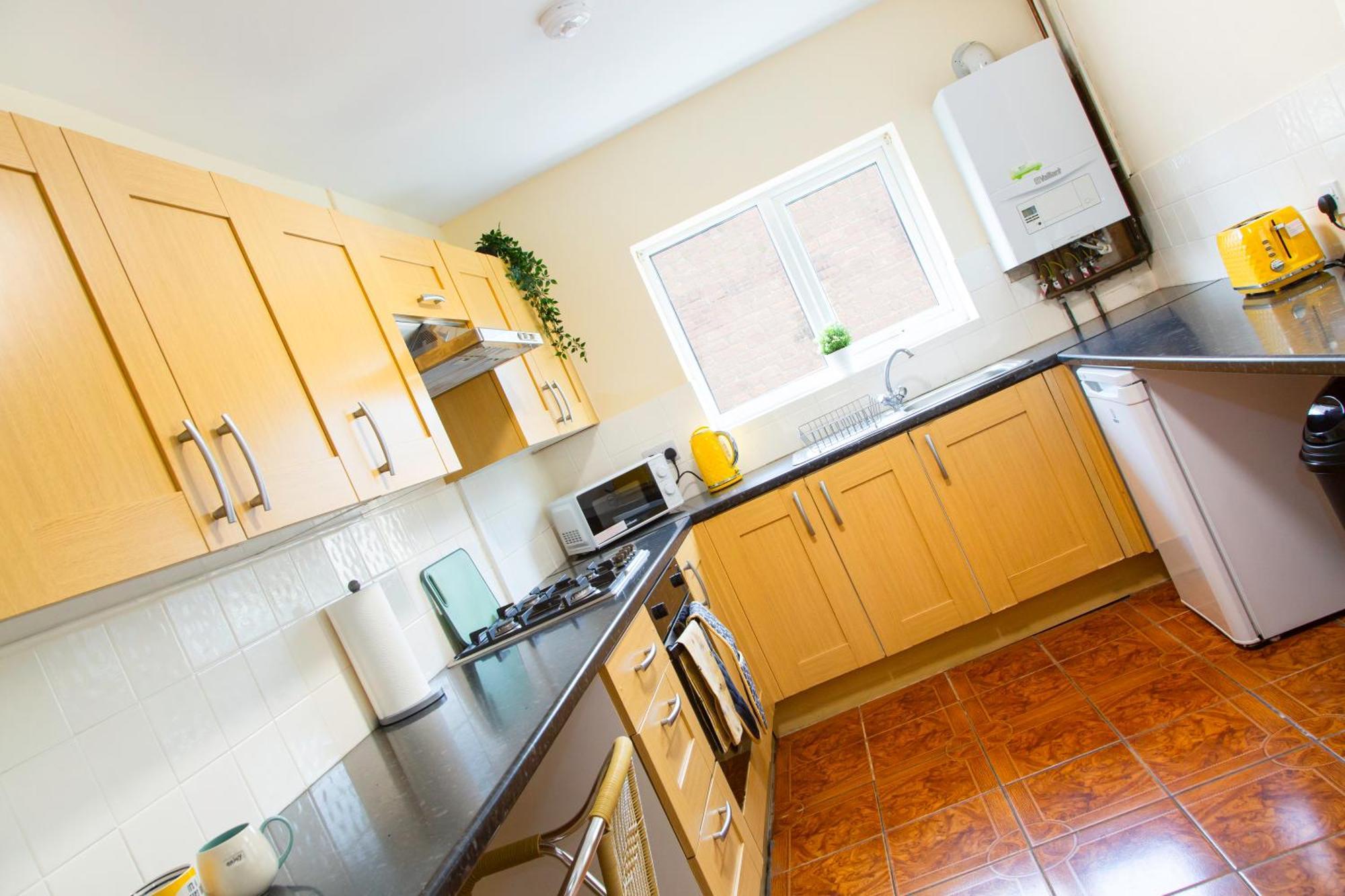 Newly Launched 3 Bedroom House With Free Parking Litherland Exterior foto